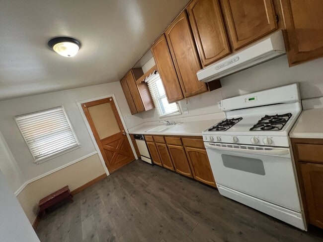 Photo - 1512 E Kiowa St House