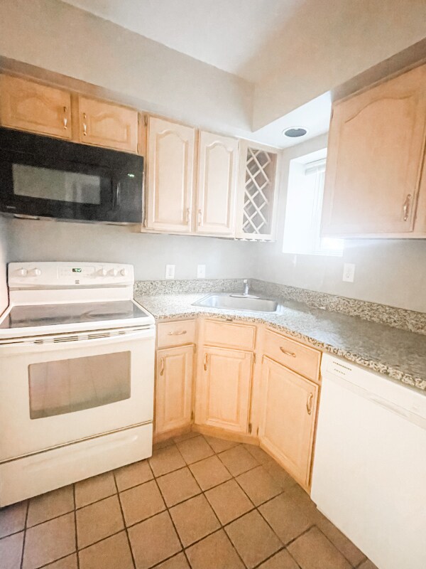 Building Photo - 4512 Westminster Pl