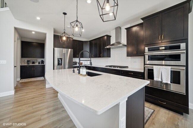 Building Photo - 780 Treeline Dr