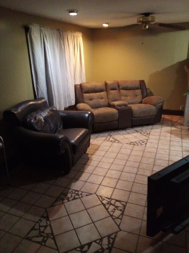 Foto principal - 3600 S County Line Rd