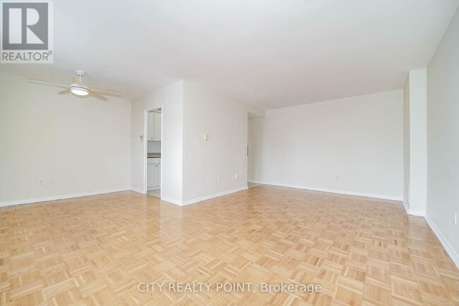 Building Photo - 55 Isabella St