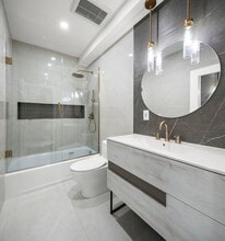 Building Photo - 556 1st St