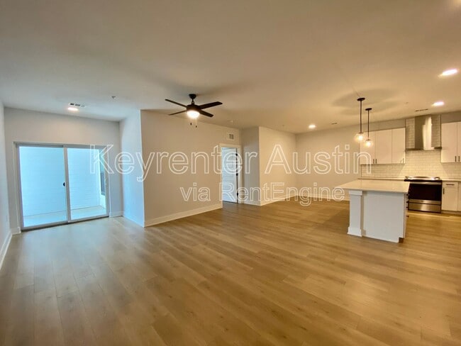 Building Photo - 3101 Govalle Ave