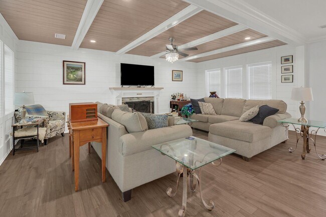 Foto del edificio - 221 S Lorraine Dr