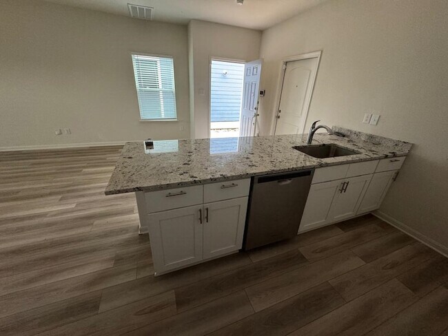 Foto del edificio - 315 Marsh Ln