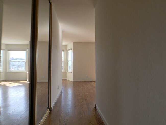 Foto del edificio - 2958 Diamond St