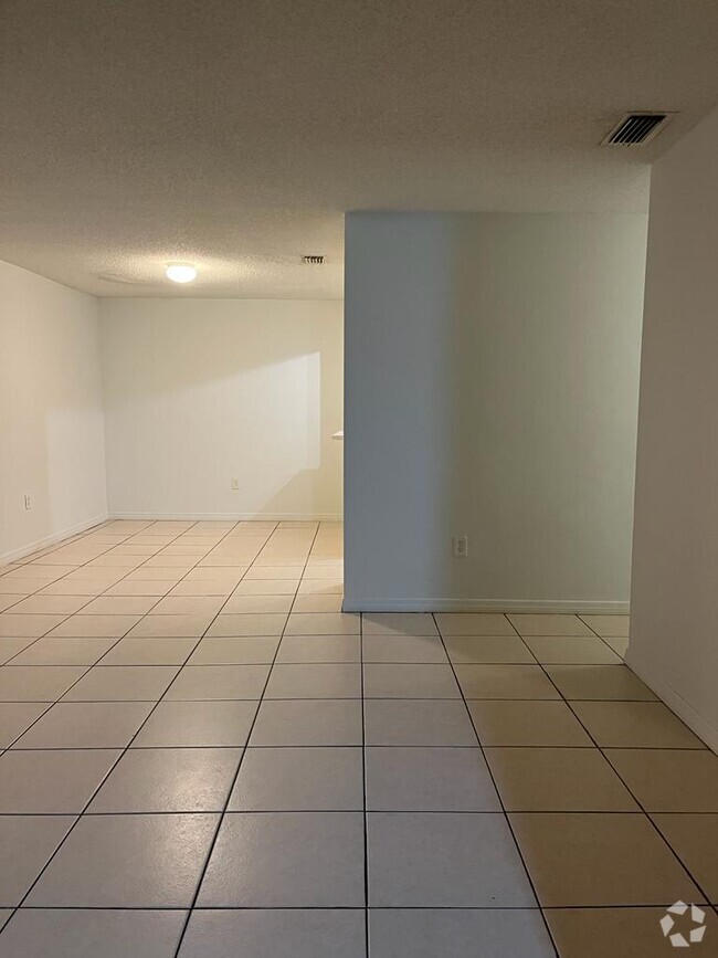 Building Photo - 6660 SW 130th Ave