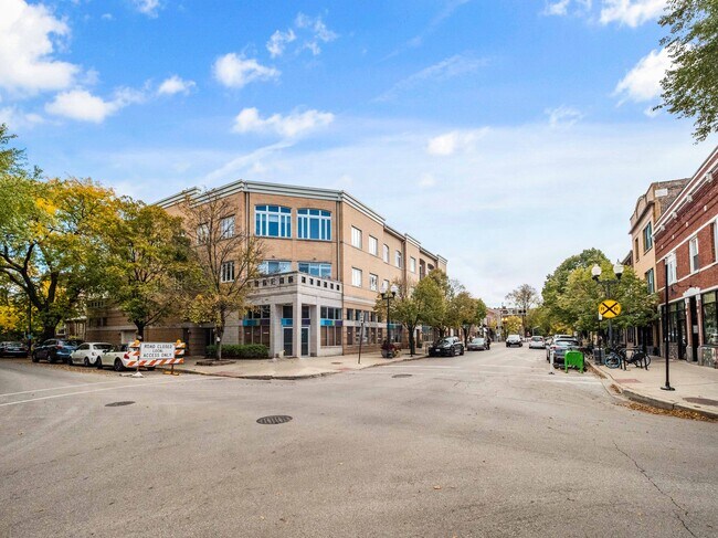 Building exterior - 2555 W Leland Ave