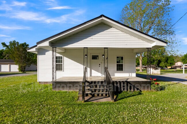Building Photo - 315 S Railroad