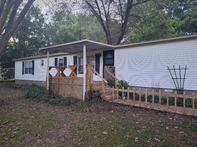 Primary Photo - 42 Sunshine Dr