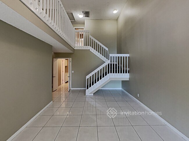Building Photo - 2065 Discovery Cir E