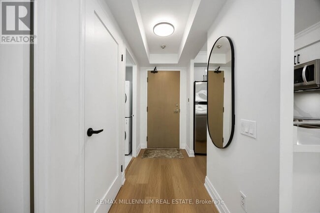 Photo du bâtiment - 942-942 Yonge St