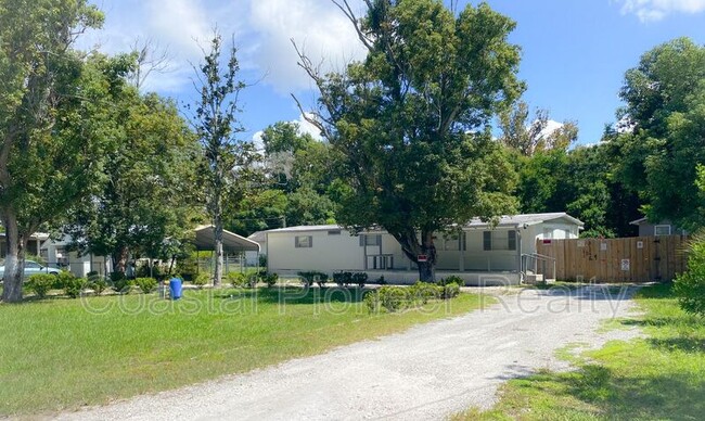 Building Photo - 13404 Parkwood St