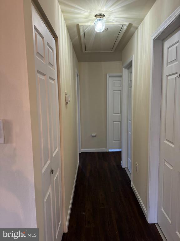 Building Photo - 168 VALLEY GREENE Cir