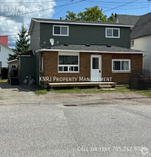 Building Photo - 170 Parker St