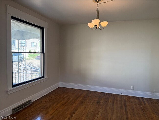 Foto del edificio - 110 S 8th St