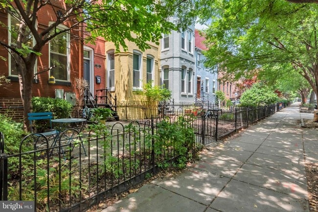 Building Photo - 1810 6th St NW