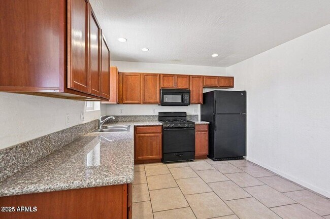 Foto del edificio - 1532 W 6th St