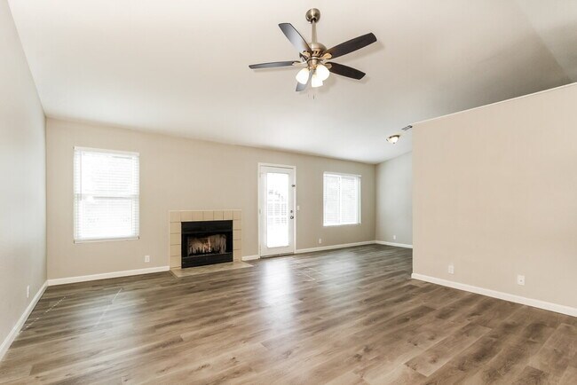 Building Photo - 6702 N 82nd Dr