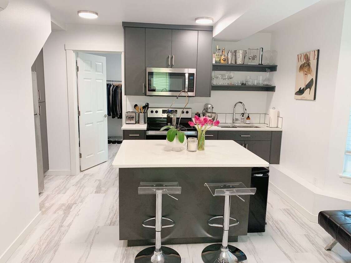 Foto principal - Oceanside Properties 818 LLC, 828 N Garden St