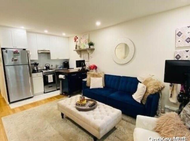 Foto del edificio - 765 Shore Rd