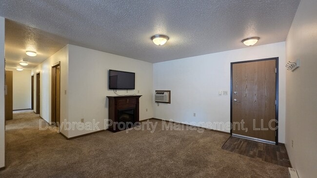 Building Photo - 317 16th St S