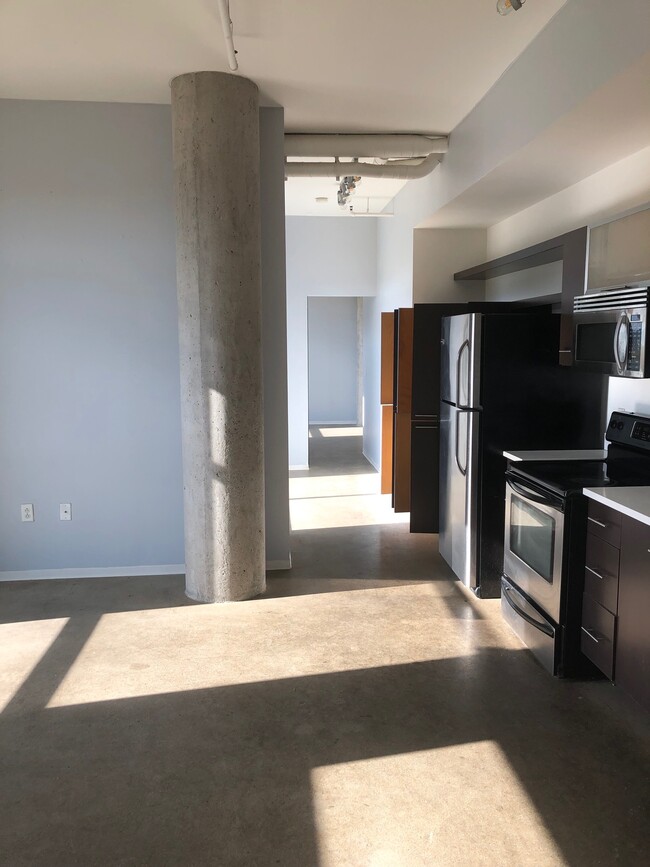 Building Photo - 2115 Yeaman Pl