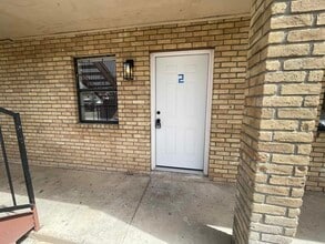 Building Photo - 3005 E Price St