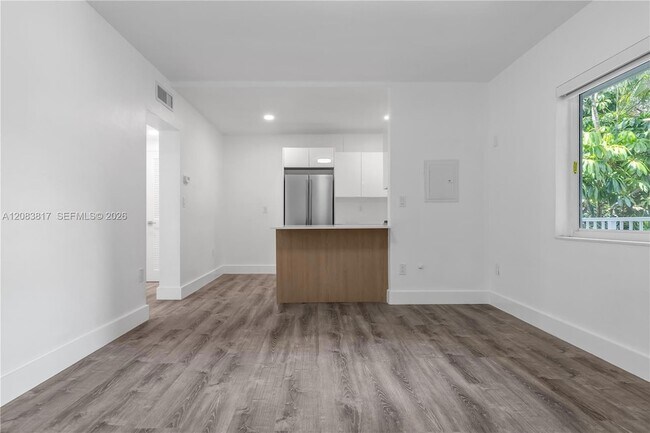 Foto del edificio - 2300 SW 3rd Ave