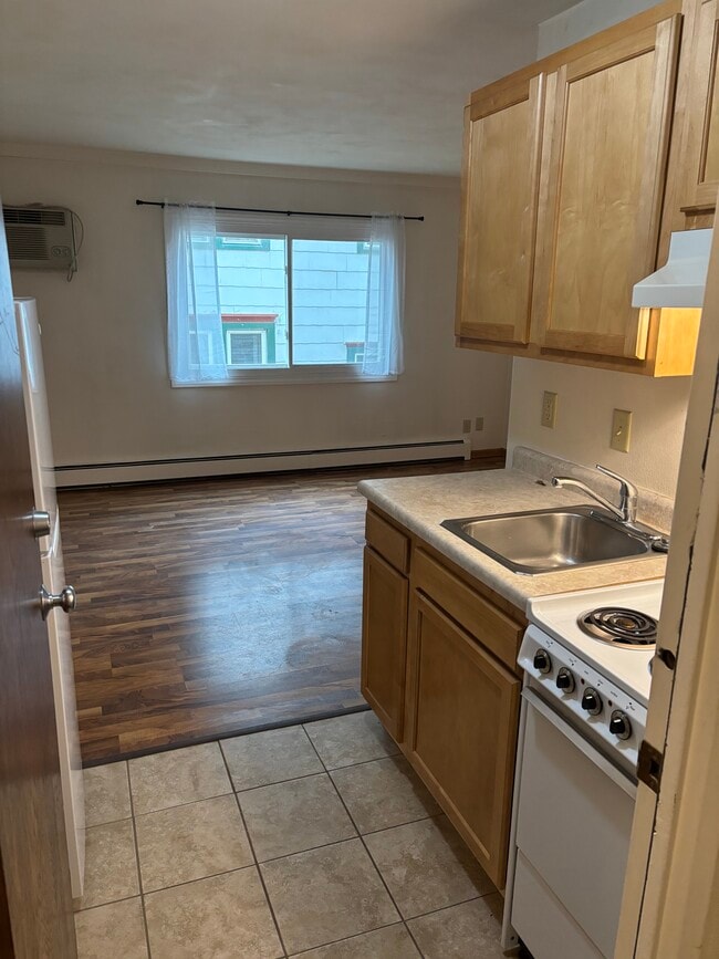 Unit B3 - 22 N Franklin St