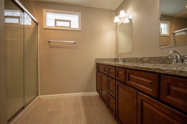 Building Photo - 570 Wabash St