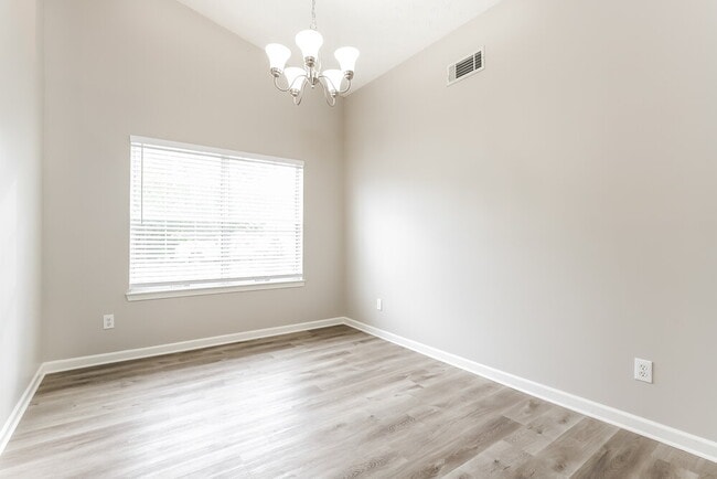 Building Photo - 3208 Bradford Pear Dr