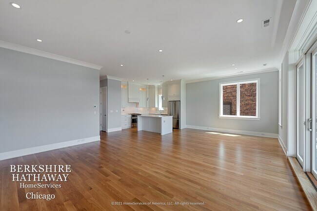 Foto del edificio - 1235 N Greenview Avenue