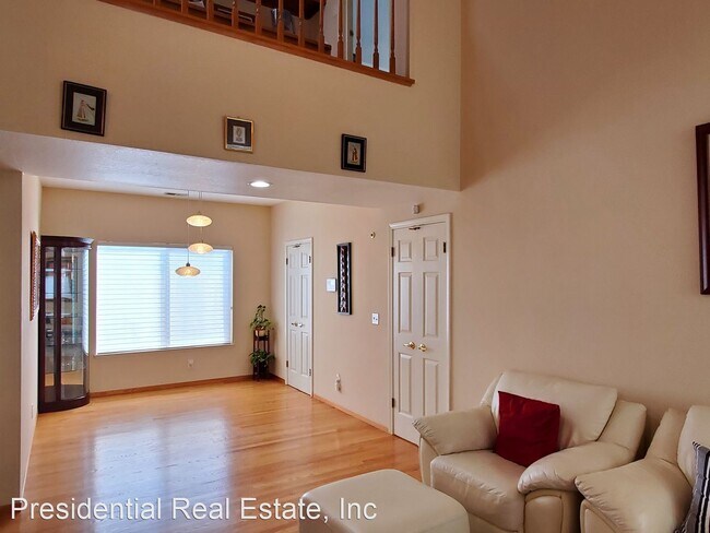 Building Photo - 4 br, 3 bath House - 11761 Sierra Spring C...