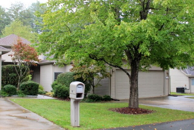 Primary Photo - 10 Tisha Lane / Hendersonville