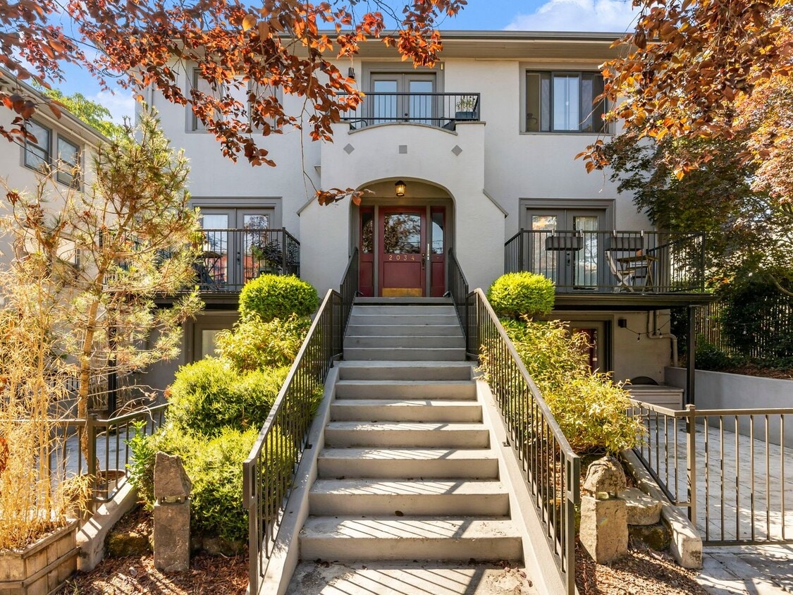 Primary Photo - 2034 NW Overton St