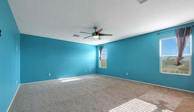 Foto del edificio - 23865 W Huntington Dr