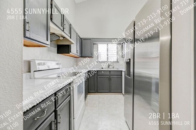 Building Photo - 4555 Sunnyhill Dr