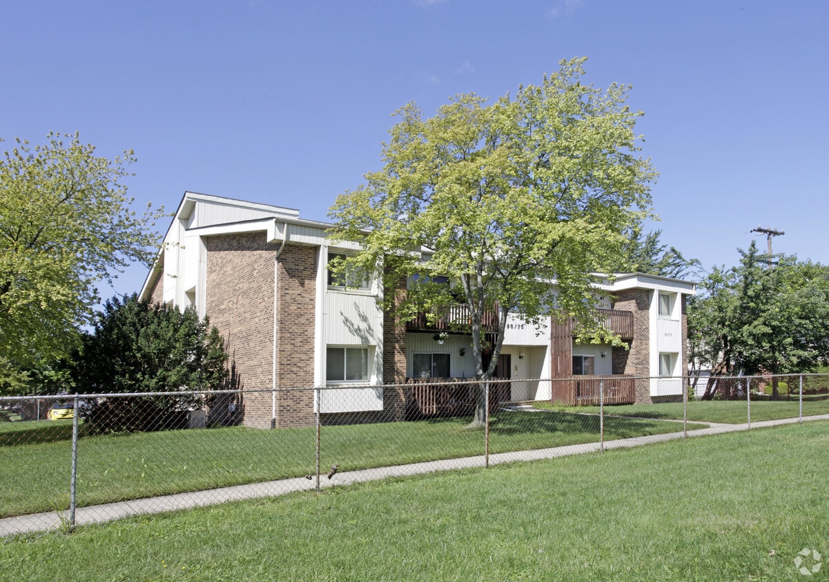 Ramsgate Square Apartments 35775 Union Lake Rd Clinton Township, MI