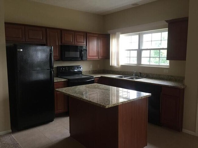Building Photo - 567 Stonegate Dr