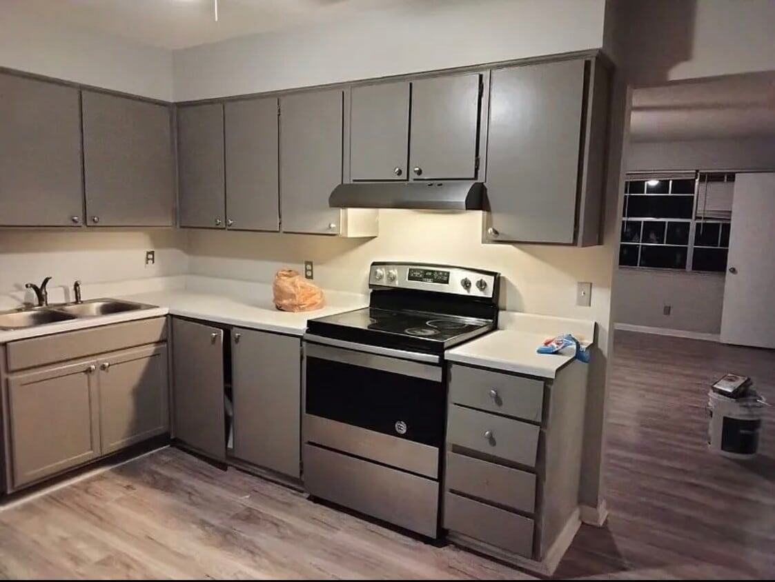 Foto del edificio - 2509 Oak Forest Dr