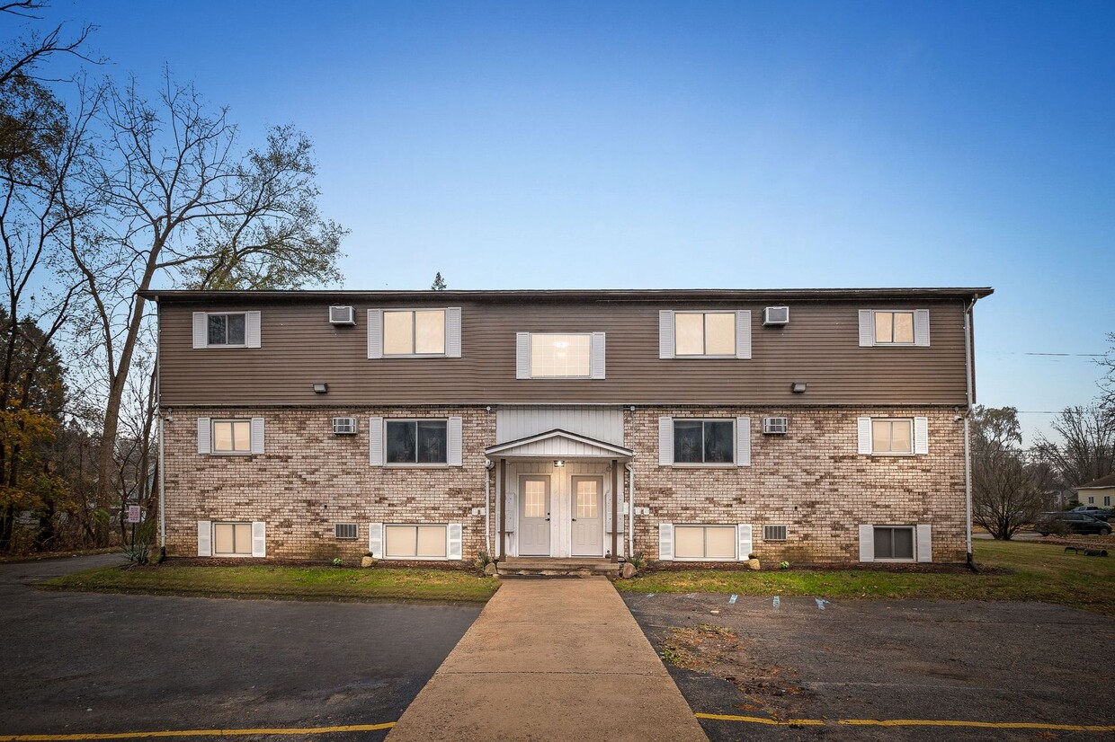 Primary Photo - Maple Place Apartments - 2 Bedroom Communi...