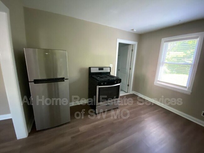 Foto del edificio - 520 N Warren Ave