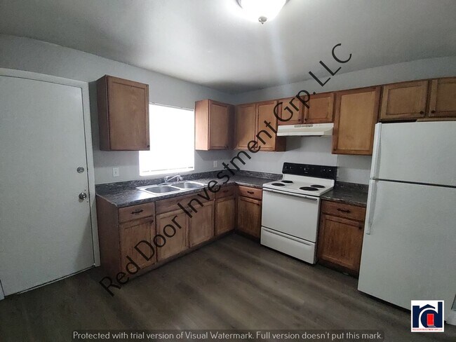 Building Photo - Large 2/1- Minutes from Downtown Leesburg/...