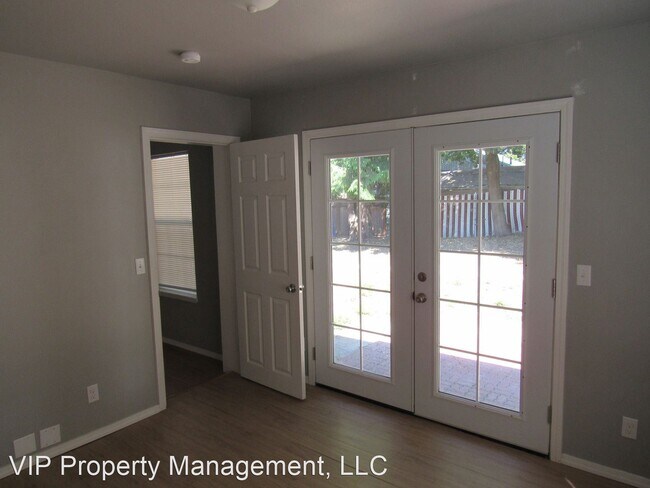 Foto del edificio - 2 br, 2.5 bath House - 107 E Homestead Ave