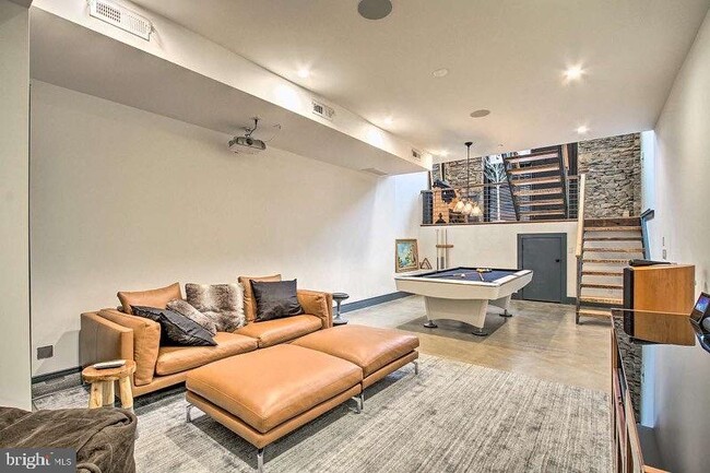 Building Photo - 2128 E Firth St