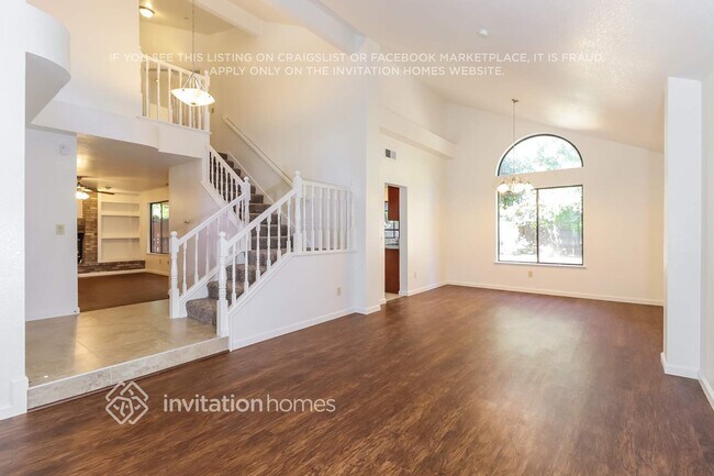 Foto del edificio - 8186 Devon Park Ct