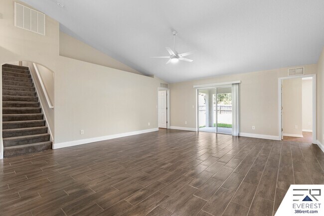 Foto del edificio - 71 Wellwood Ln