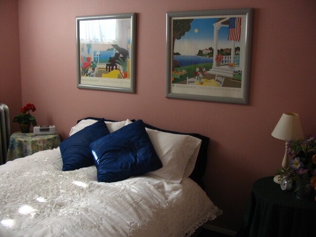 Building Photo - 2732 Eldridge Ave