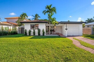 Building Photo - 840 S Shore Dr